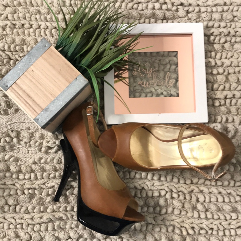 Brown/Tan Pump